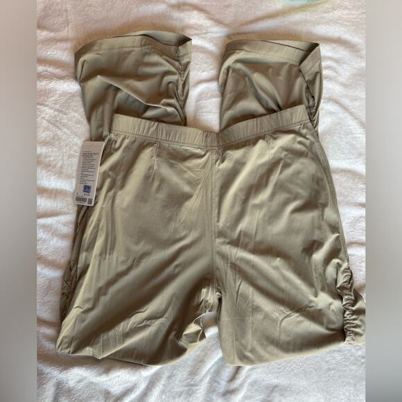 NWT Lululemon Dance Studio Slim-Fit HR Flared Pants in Sheer Oak - Picture 2 of 5